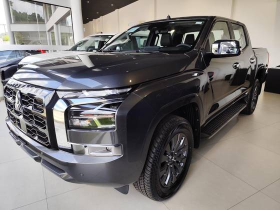 MITSUBISHI TRITON 2.4 BITURBO DIESEL CD HPE 4X4 AUTOMÁTICO
